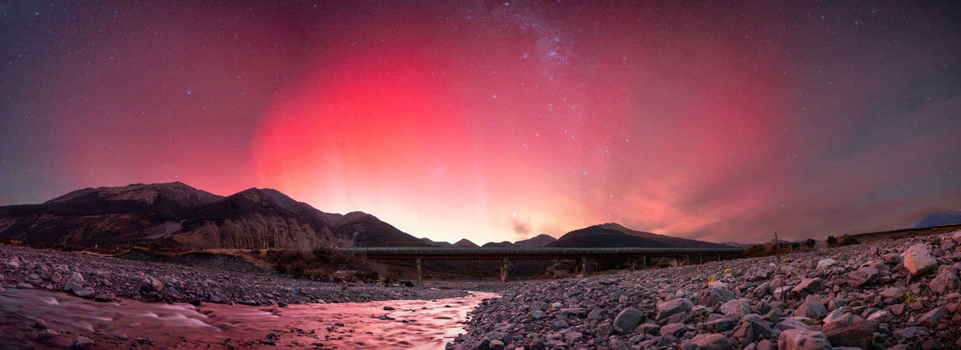 Aurora over Broad Stream
